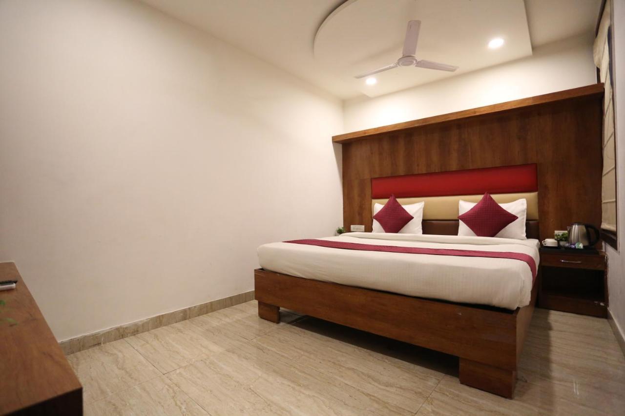 Hotel Sm Suits Near Delhi Airport-Unit By Grand Urban Luxury New Delhi Luaran gambar
