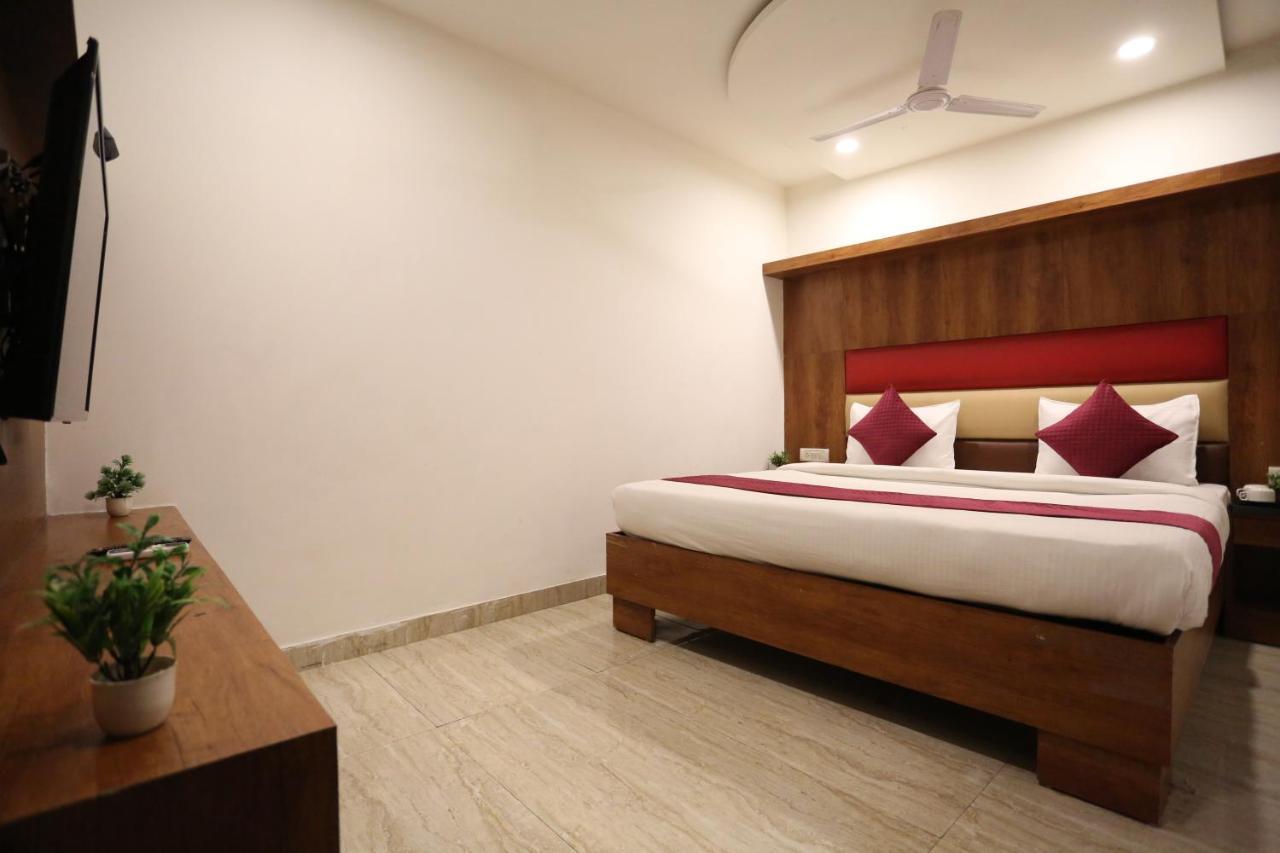 Hotel Sm Suits Near Delhi Airport-Unit By Grand Urban Luxury New Delhi Luaran gambar