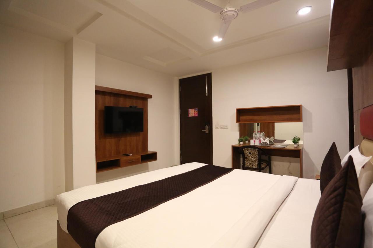 Hotel Sm Suits Near Delhi Airport-Unit By Grand Urban Luxury New Delhi Luaran gambar