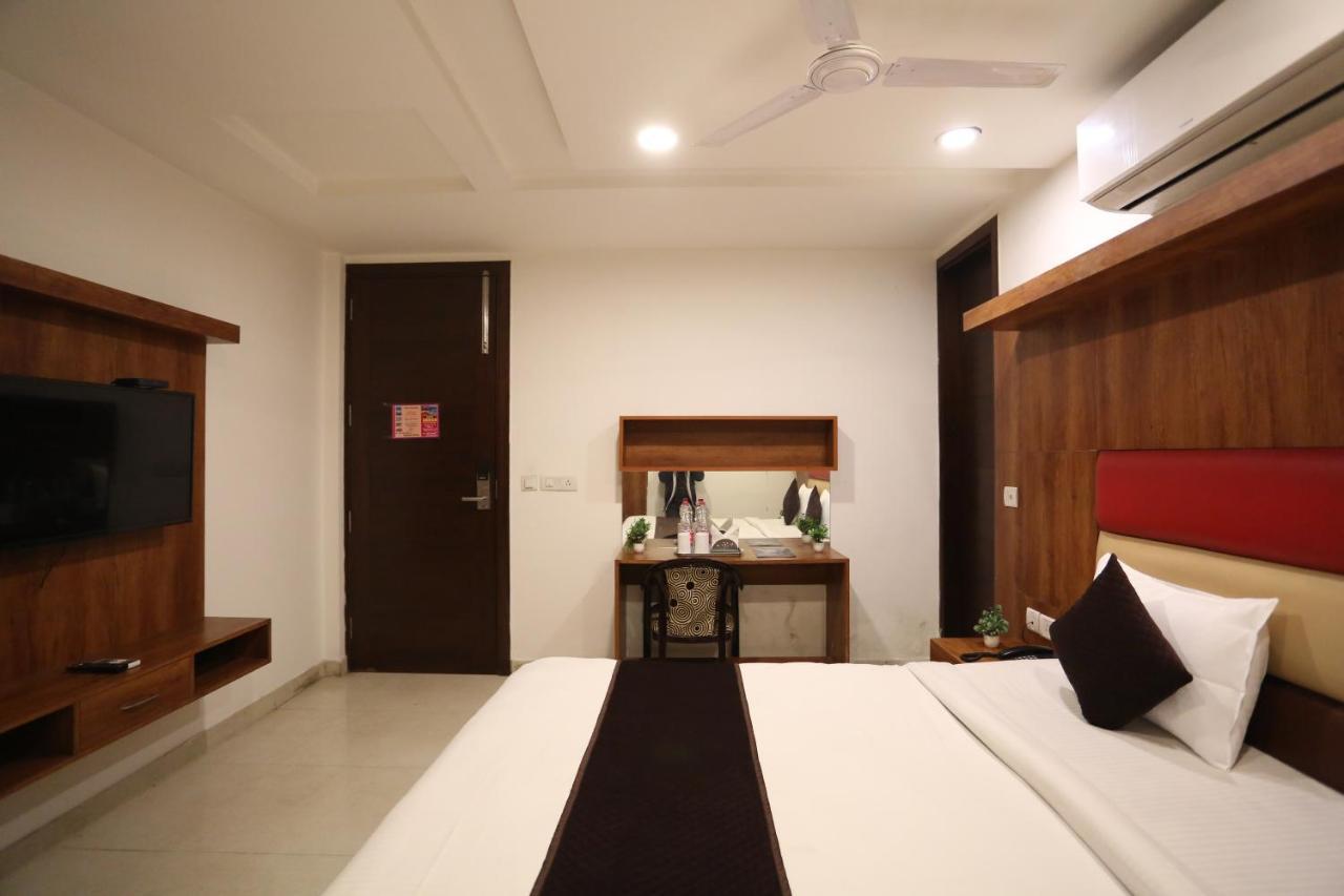 Hotel Sm Suits Near Delhi Airport-Unit By Grand Urban Luxury New Delhi Luaran gambar