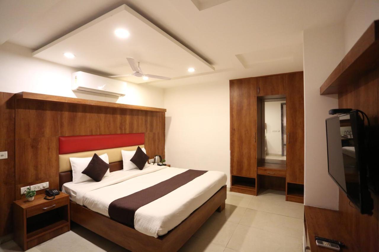 Hotel Sm Suits Near Delhi Airport-Unit By Grand Urban Luxury New Delhi Luaran gambar